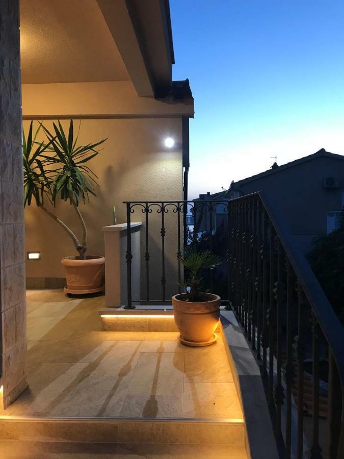 Top View Residence Хвар Экстерьер фото